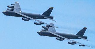 افزایش ماموریت بمب‌افکن‌های B-52 آمریکا در پی تاخیر در برنامه B-21