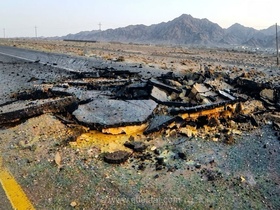 انسداد محور زاهدان - خاش در پی اقدام خرابکارانه و انفجار بمب توسط گروهک‌های معاند در این مسیر