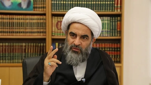 فاضل لنکرانی: مردم آذربایجان به اعتراضات درباره حجاب ادامه دهند