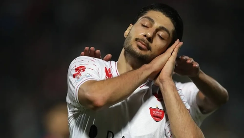 محمدمهدی محبی سه گل زد و پرسپولیس را به صدر رساند