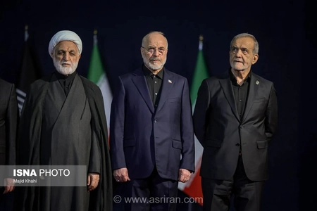 حضور سران سه قوه در مراسم ادای احترام بر پیکر رهبر شهید انقلاب (عکس)
