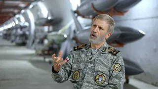 فرمانده ارتش: آمادگی کامل برای جنگ ناهم‌طراز و توسعه پهپادها