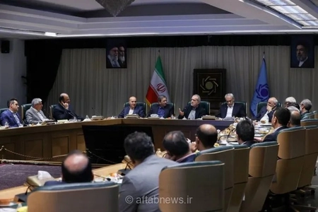تاکید رئیس‌جمهور بر ثبات اقتصادی و مهار تورم در نشست با اساتید اقتصاد