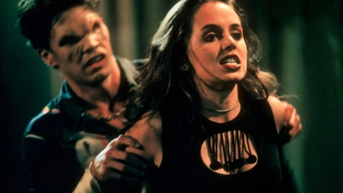 27 سال پیش، 'Buffy the Vampire Slayer' فصل بی‌نظیری را روانه کرد و فاندها را به شگفتی واداشت