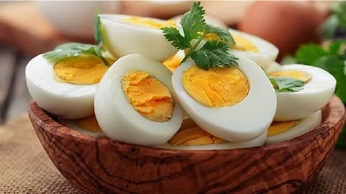 تخم‌مرغ؛ یک بسته غذایی کامل برای سلامت عضلات، مغز و چشم