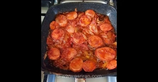 طرز تهیه سوسیس بندری تند و خوشمزه: یک غذای ساده و سریع