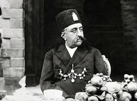 کارت‌پستالی خاص از تصویر مظفرالدین‌شاه قاجار و اطرافیانش (عکس)