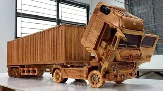 نمونه چوبی تسلا سایبرتراک: بازسازی خلاقانه طراحی آینده‌نگرانه