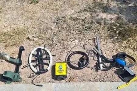 تشدید گشت‌های شبانه‌روزی در تخت‌جمشید؛ کشف سه دستگاه فلزیاب غیرمجاز در حریم میراث جهانی مرودشت