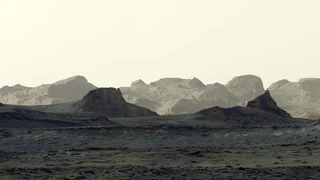 کاوشگر کنجکاوی ناسا نمای جدیدی از مریخ با معمایی در افق فاش کرد