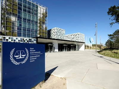 دو هفته پس از تحمیل سانctions به دادگاه بین‌المللی، اتحادیه اروپا دیپلمات بالای خود را به دادگاه بین‌المللی جرایم دادوستد اعطا کرد