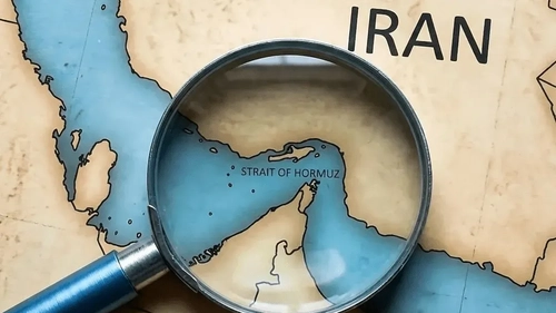 انفجار در تنگه هرمز و آسیب به نفتکش ناشناس
