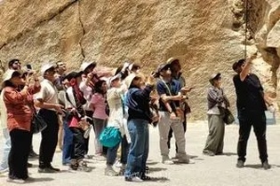 از حافظ و سعدی تا آگاتا کریستی؛ طراحی ۵۰ مسیر گردشگری ادبی در استان فارس