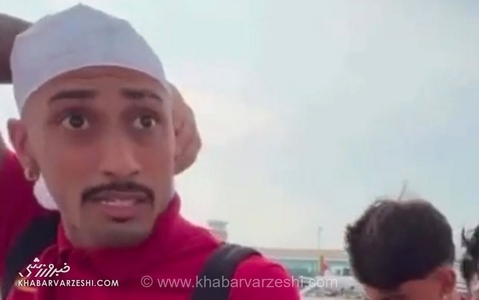 لحظه پرواز کلاه رافینیا در فرودگاه؛ سوژه بامزه از ستاره بارسلونا