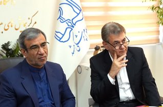 تجمع داروسازان مشهد با میانجی‌گری استانداری و بیمه سلامت لغو شد
