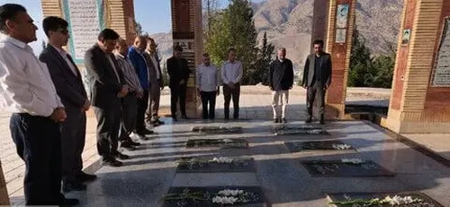 تجدید میثاق مدیرکل میراث فرهنگی لرستان با آرمان‌های امام و شهدا