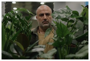 اولین کلیپ از فیلم «نور کم» به کارگردانی علی اسگاری منتشر شد: «این ترامپ هر روز تهدید به بمباران می‌کند»