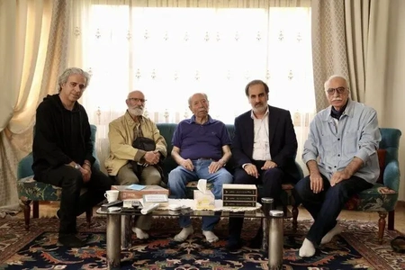 علی نصیریان: حواس مسئولان به جوانان تئاتر باشد
