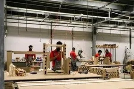 بحران معیشتی ۱۱۰ کارگر کیش‌چوب؛ نه خبری از حقوق‌های معوق است و نه بیمه بیکاری برقرار شد