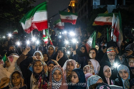 پلاکاردی عجیب در یکی از تجمعات (عکس)