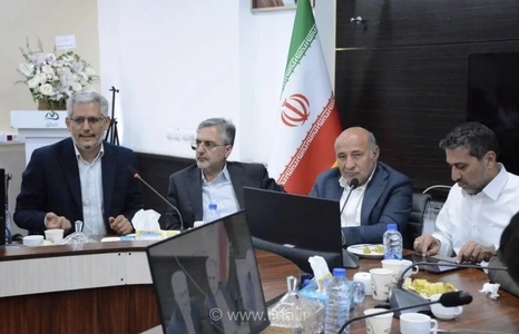 دیدار دبیر شورایعالی مناطق آزاد با فعالان اقتصادی در ماکو