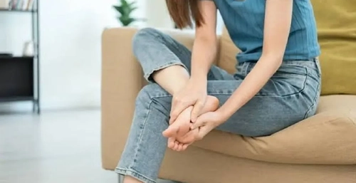 ۵ راه ساده برای کاهش خستگی پا هنگام ایستادن طولانی