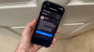 رفع مشکل هنگ و ری‌استارت آیفون 18 پرو با انتشار iOS 27.0.1