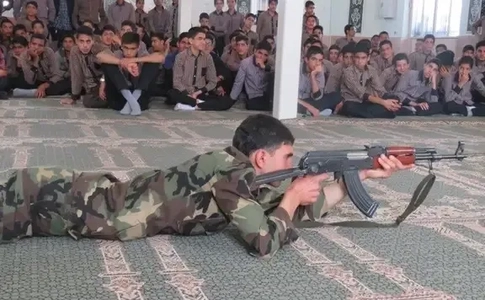 آموزش نظامی به داوطلبان طرح جان‌فدا در تهران