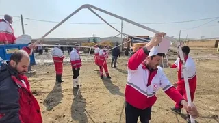 امدادرسانی هلال‌احمر به سیل‌زدگان سلماس آذربایجان غربی