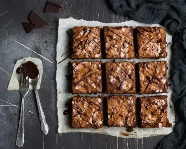 طرز تهیه آسان و خوشمزه براونی شکلاتی در خانه