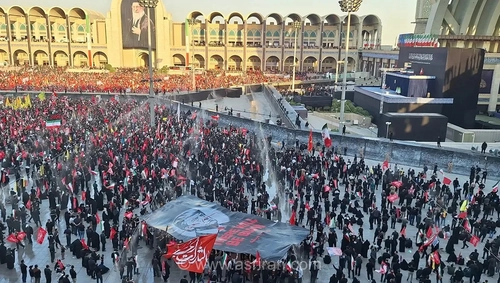 تمدید مراسم وداع با پیکر رهبر شهید تا ساعت ۲۲