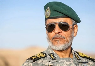 دریادار سیاری تاکید کرد: تسلط کامل ارتش بر تنگه هرمز و عدم امکان هرگونه تحرک بدون اجازه ایران