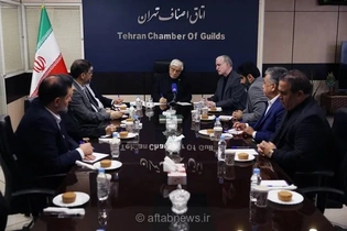 چراغ سبز دولت به اصناف؛ محمدرضا عارف از واگذاری اختیارات نظارتی بازار به اتحادیه‌ها خبر داد
