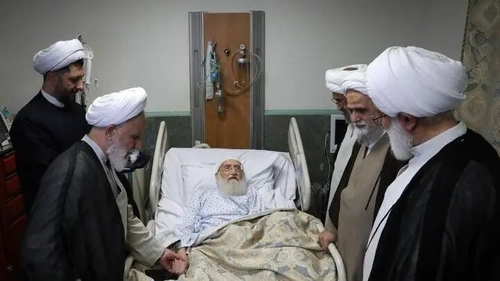 عیادت نمایندگان رهبر انقلاب از آیت‌الله نوری همدانی در بیمارستان