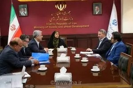 پیگیری مطالبات عمرانی سپیدان و بیضاء در دیدار با وزیر راه؛ از بهسازی جاده‌ها تا اتصال به آزادراه