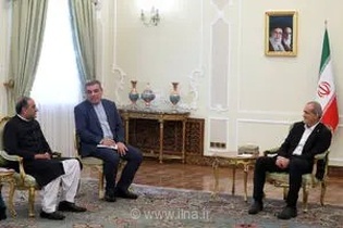 پزشکیان در دیدار سفیر پاکستان: روابط تهران و اسلام‌آباد فراتر از همسایگی و مبتنی بر پیوندهای عمیق برادری است