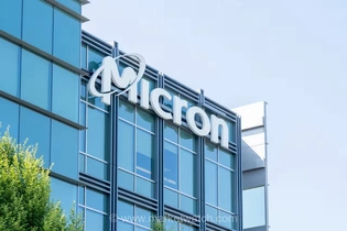 افت سهام شرکت‌های تولیدکننده تراشه‌های هوش مصنوعی: دلایل کاهش Micron و سایر شرکت‌ها
