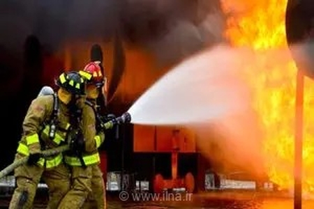 آتش‌سوزی مرگبار در اصطبل اصفهان؛ تلاش نفس‌گیر آتش‌نشانان برای مهار حریق و نجات اسب‌ها