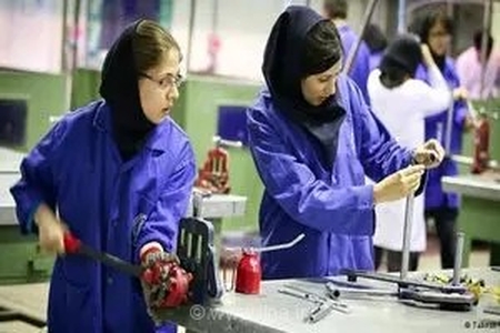 انتقاد فعال کارگری از مصوبه جدید دولت: واسطه‌گری در قراردادهای نیروهای شرکتی همچنان پابرجاست