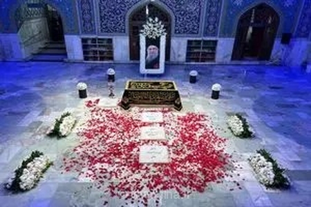اجرای طرح ویژه ساماندهی زیارت مزار رهبر شهید انقلاب در حرم مطهر رضوی با چهار مسیر اختصاصی