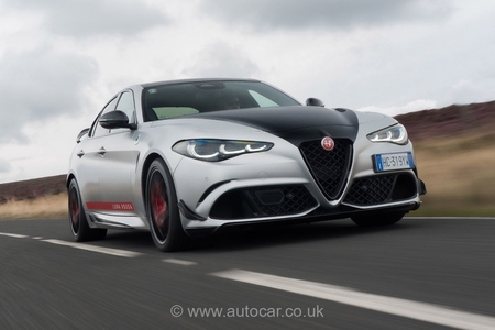 رانندگی با Giulia Quadrifoglio Luna Rossa: مدل ویژه و کمیاب با موتور V6 قدرتمند