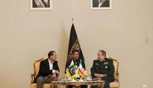 دیدار عاصم منیر با عراقچی و سرپرست وزارت دفاع