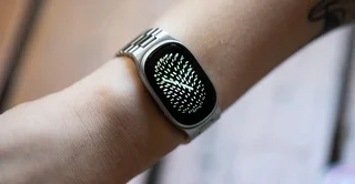 همه چیز قدیمی دوباره نو است: مرور Fitbit Edge