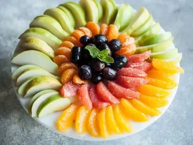 ترفندی ساده برای استفاده بهتر از میوه‌های کم‌تعداد در خانه