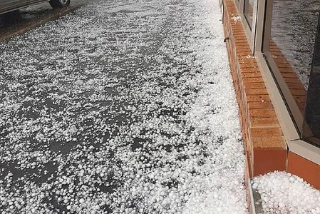 بارش تگرگ در روستای بشاگرد هرمزگان