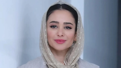 انتشار تصویر جدید الناز حبیبی با استایل هنری و اکسسوری‌های سنتی و هدبند گل‌دار