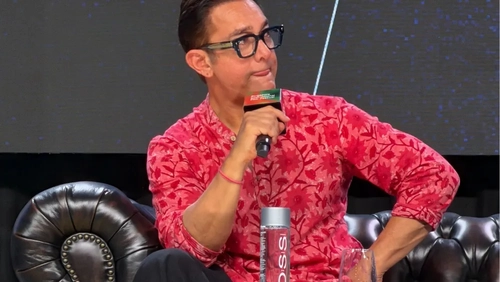آمیر خان در مورد خانواده‌اش گریه کرد، به به روزرسانی‌های '3 Idiots 2' و 'Andaz Apna Apna 2' در جشنواره فیلم سنگاپور اشاره کرد