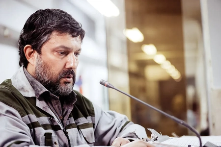 امیر نوروزی با تقلید صدای حامد بهداد در دور امیر