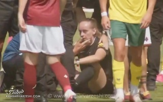 حادثه تلخ در فوتبال فرانسه؛ داور زن در درگیری بازیکنان دچار ضربه مغزی شد + ویدیو