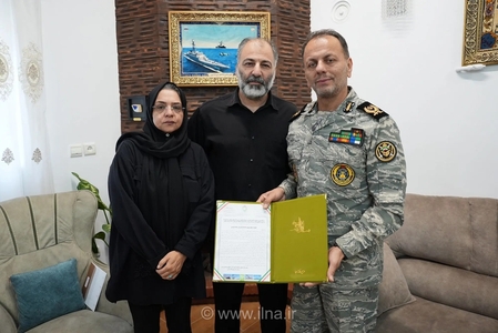 دیدار رئیس سازمان تربیت بدنی ارتش با خانواده شهید عماد هرمزی، از شهدای ناو دنا